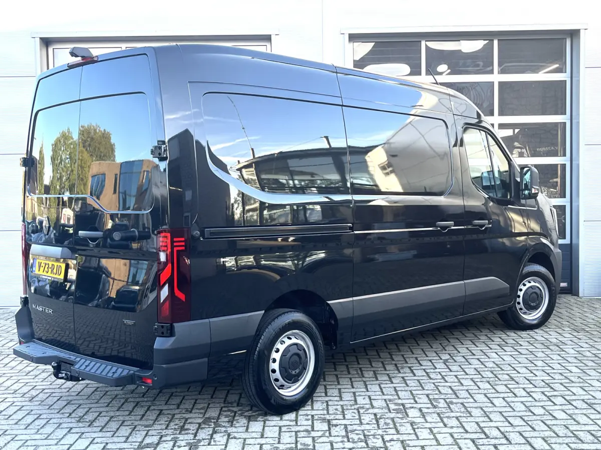 T35 L2H2 Extra long range 87 kWh | Betimmering | Navigatie | PDC Voor en Achter + Achteruitrijcamera | Cruise Control | Airco Automatisch | |