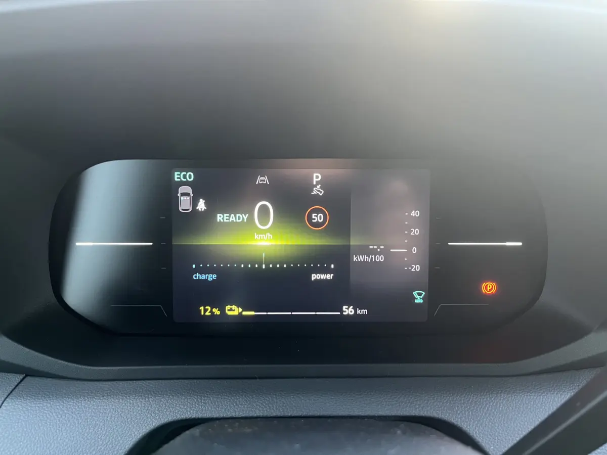 T35 L2H2 Extra long range 87 kWh | Betimmering | Navigatie | PDC Voor en Achter + Achteruitrijcamera | Cruise Control | Airco Automatisch | |