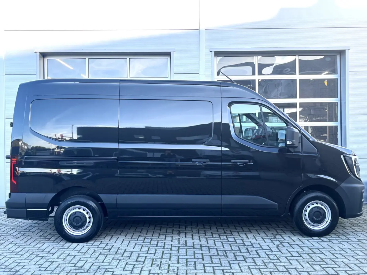 T35 L2H2 Extra long range 87 kWh | Betimmering | Navigatie | PDC Voor en Achter + Achteruitrijcamera | Cruise Control | Airco Automatisch | |