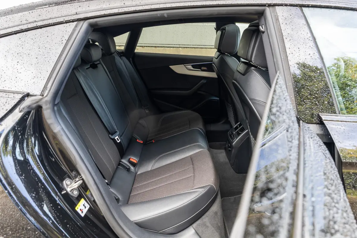 35 TFSI 150pk MHEV S Edition Competition | Panoramadak | Matrix LED | Stoelverwarming | Ambiente Lichtpakket Plus