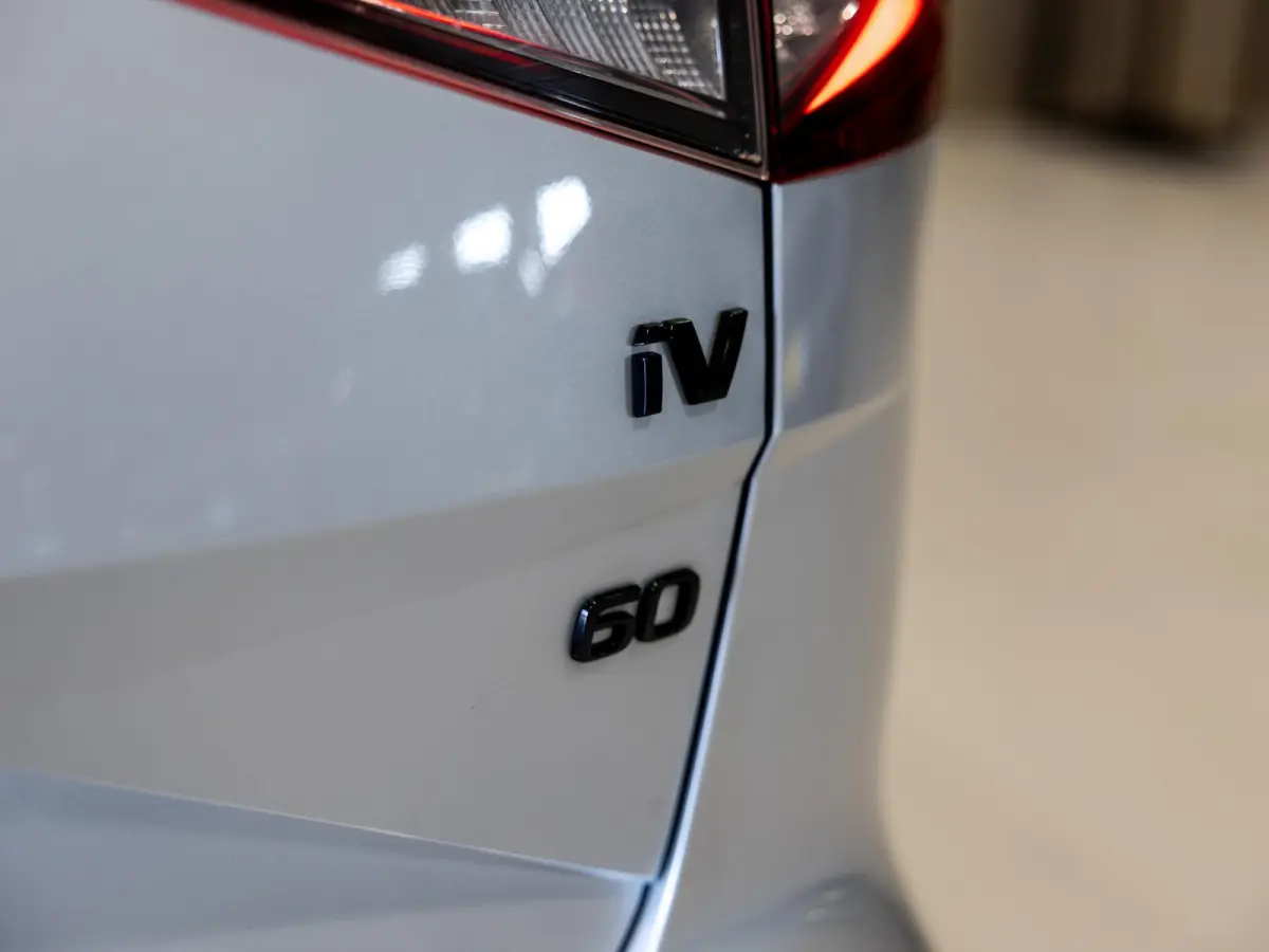 60 Sportline SOH 88% / 180pk / NAP / Achteruitrij camera / Dodehoek herkenning /