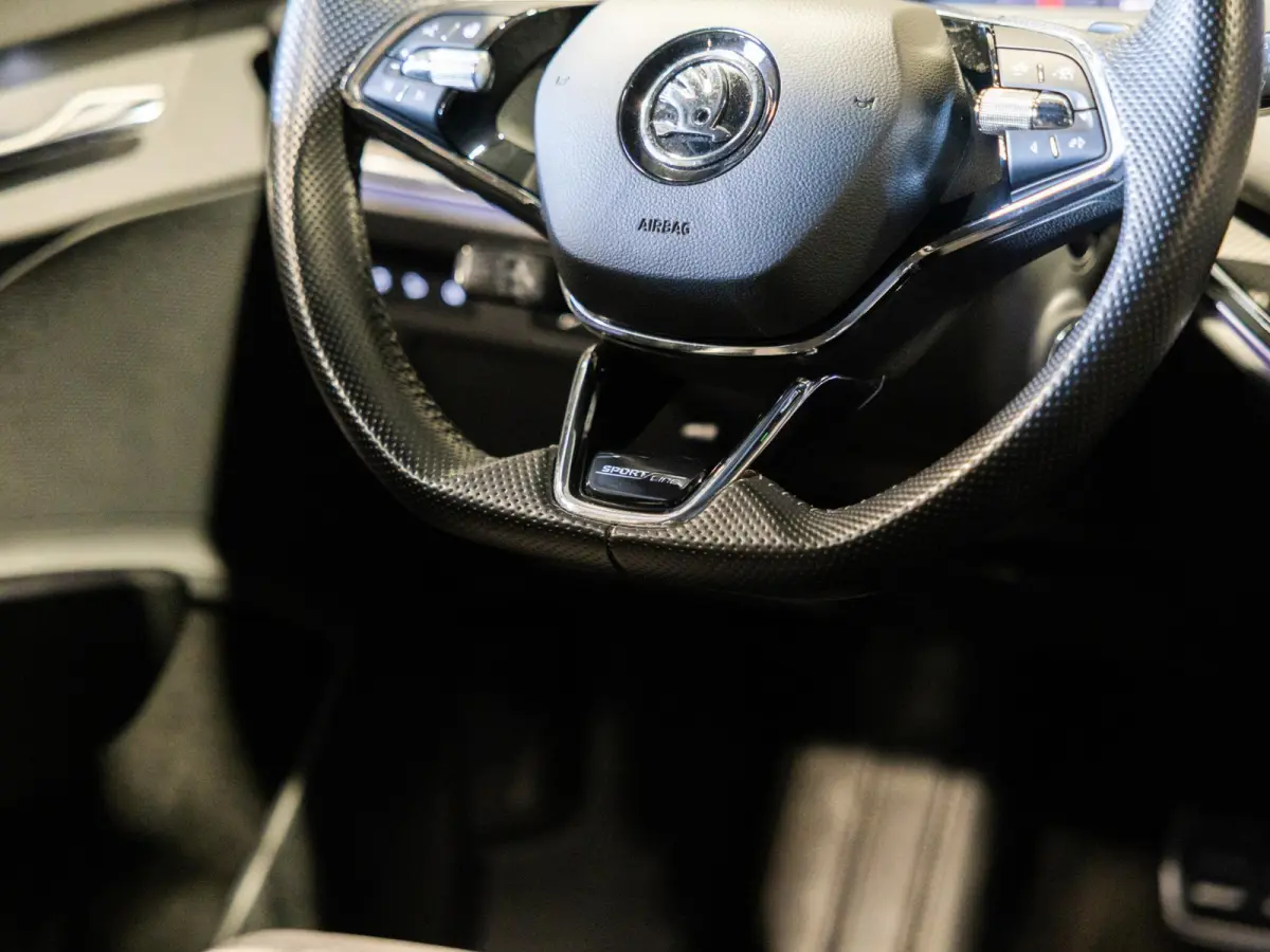 60 Sportline SOH 88% / 180pk / NAP / Achteruitrij camera / Dodehoek herkenning /