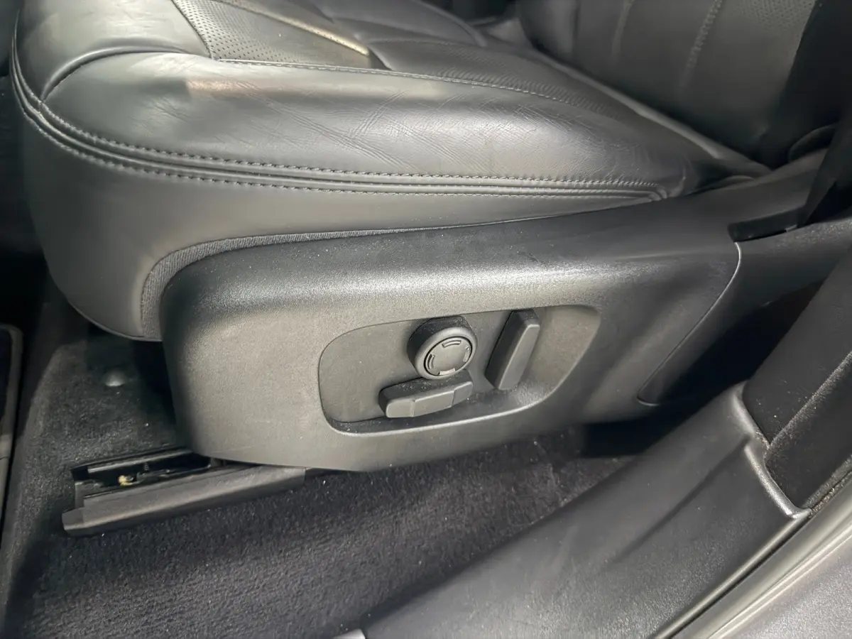 P400e Limited Edition*Pano*Luchtvering*Stoel/stuurverwarming*