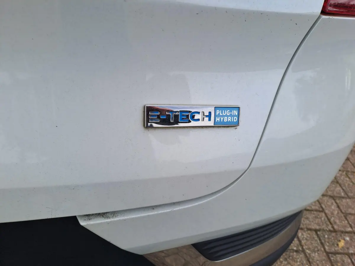 1.6 E-Tech Plug-in Hybrid 160 Intens | TREKHAAK | CAMERA | NAVIGATIE