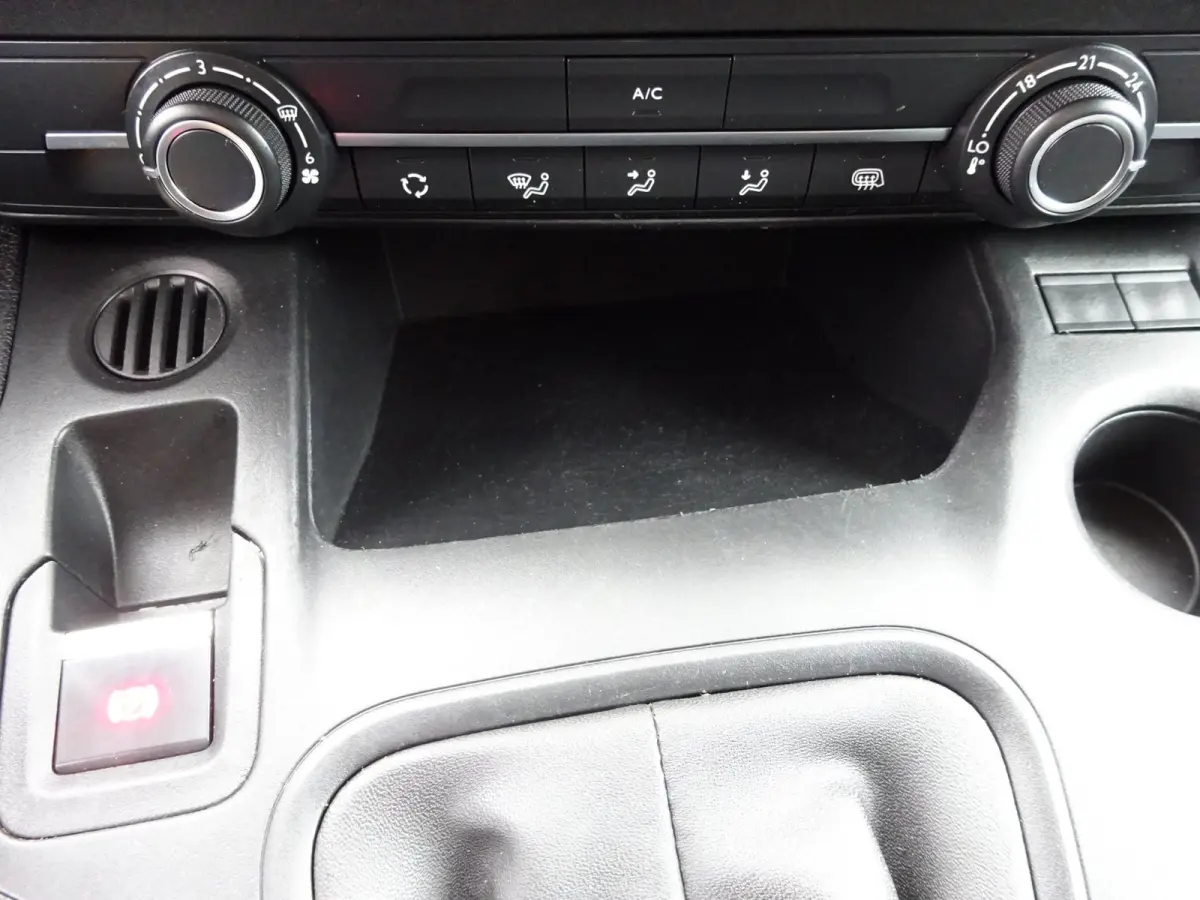 1.2 PureTech Pro BENZINE AIRCO NAVI CRUISE CONTROL PDC SCHUIFDEUR
