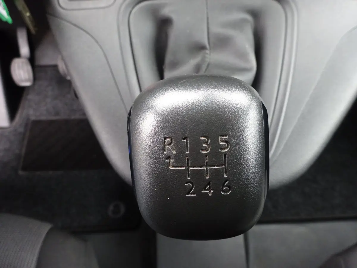 1.2 PureTech Pro BENZINE AIRCO NAVI CRUISE CONTROL PDC SCHUIFDEUR