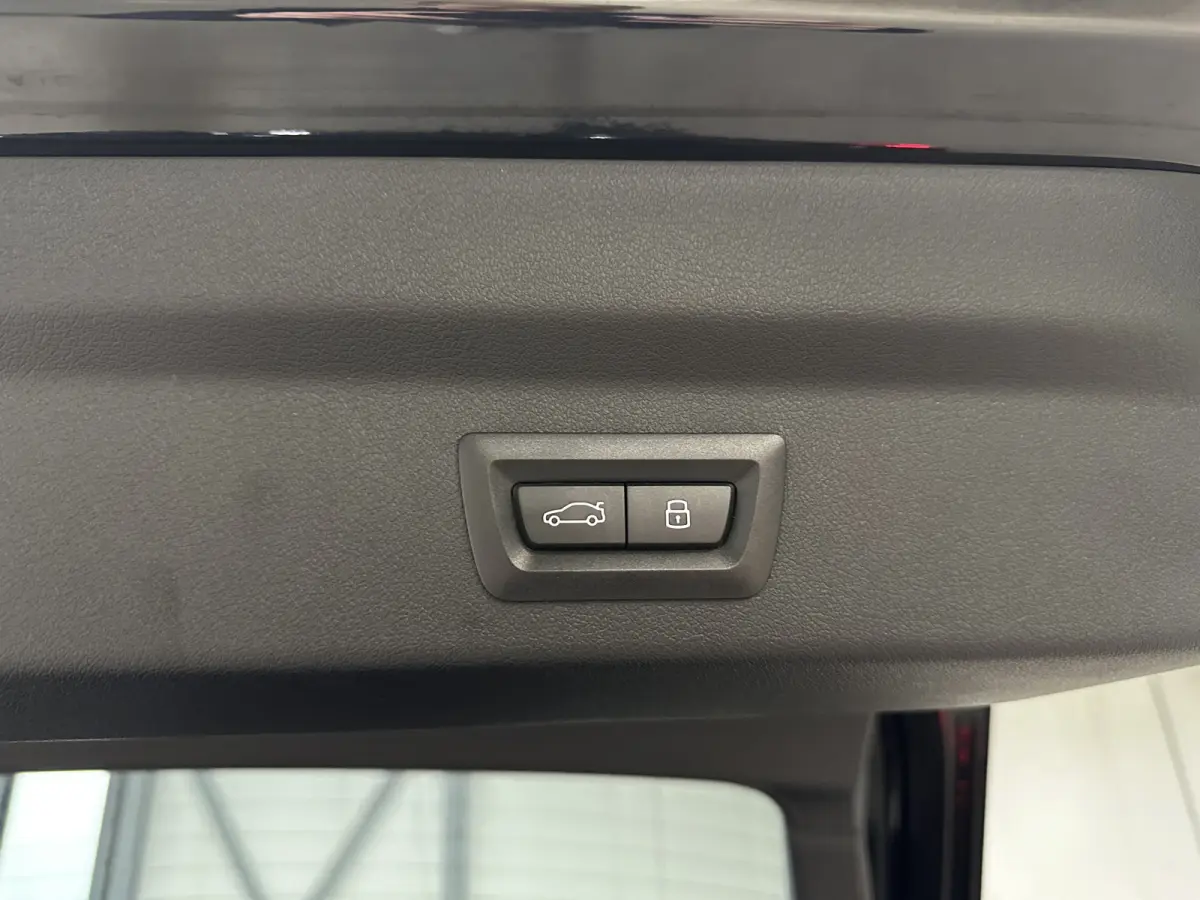 sDrive20i M-Sport Pro | Harman Kardon | Pano | Trekhaak | Head-up | 21"