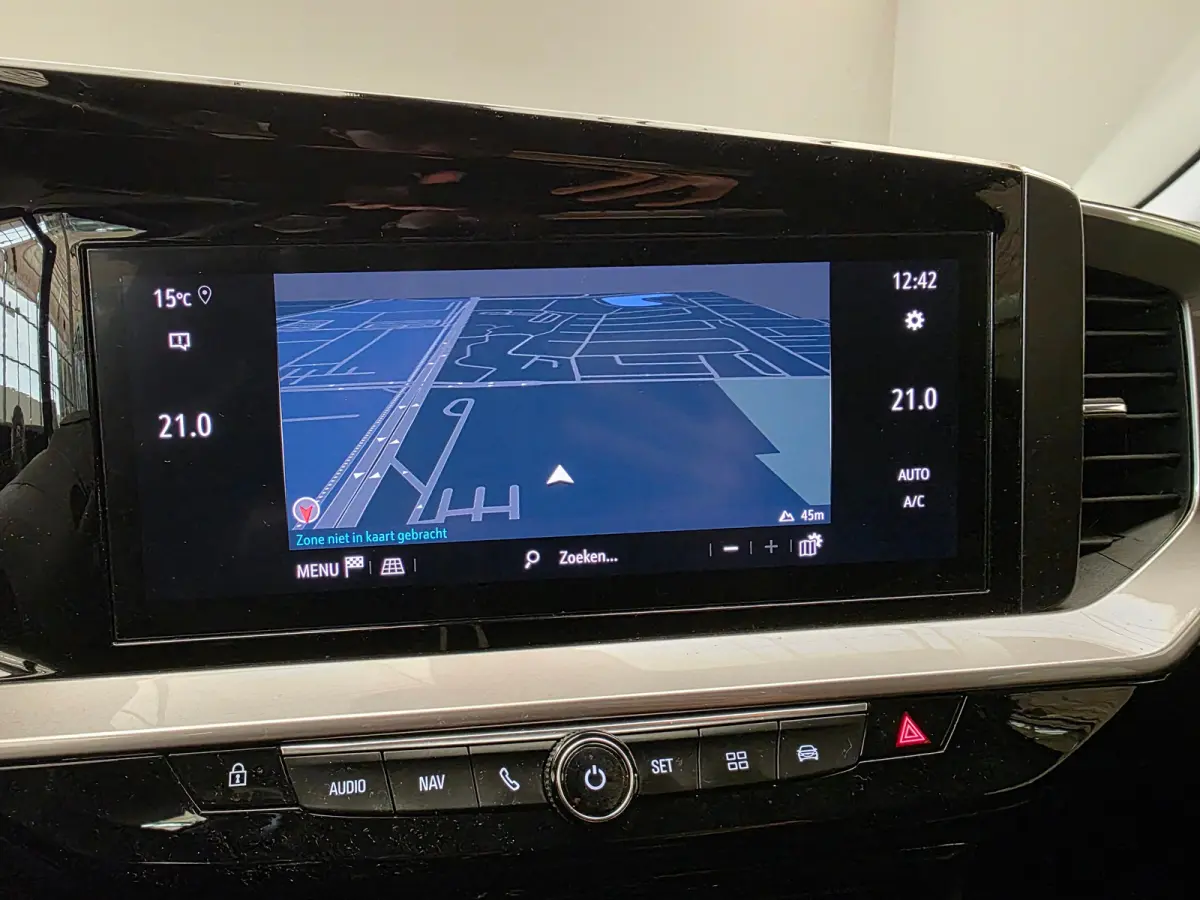 1.2 Turbo Ultimate Alcantara | Stuur & Stoelverwarming | Camera | 18" Lichtmetaal | Carplay | Climate | Cruise | LED | Achteruitrijcamera | Alcantara bekleding | Apple Carplay/Android Auto|t