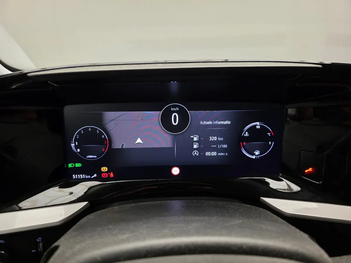 1.2 Turbo Ultimate Alcantara | Stuur & Stoelverwarming | Camera | 18" Lichtmetaal | Carplay | Climate | Cruise | LED | Achteruitrijcamera | Alcantara bekleding | Apple Carplay/Android Auto|t