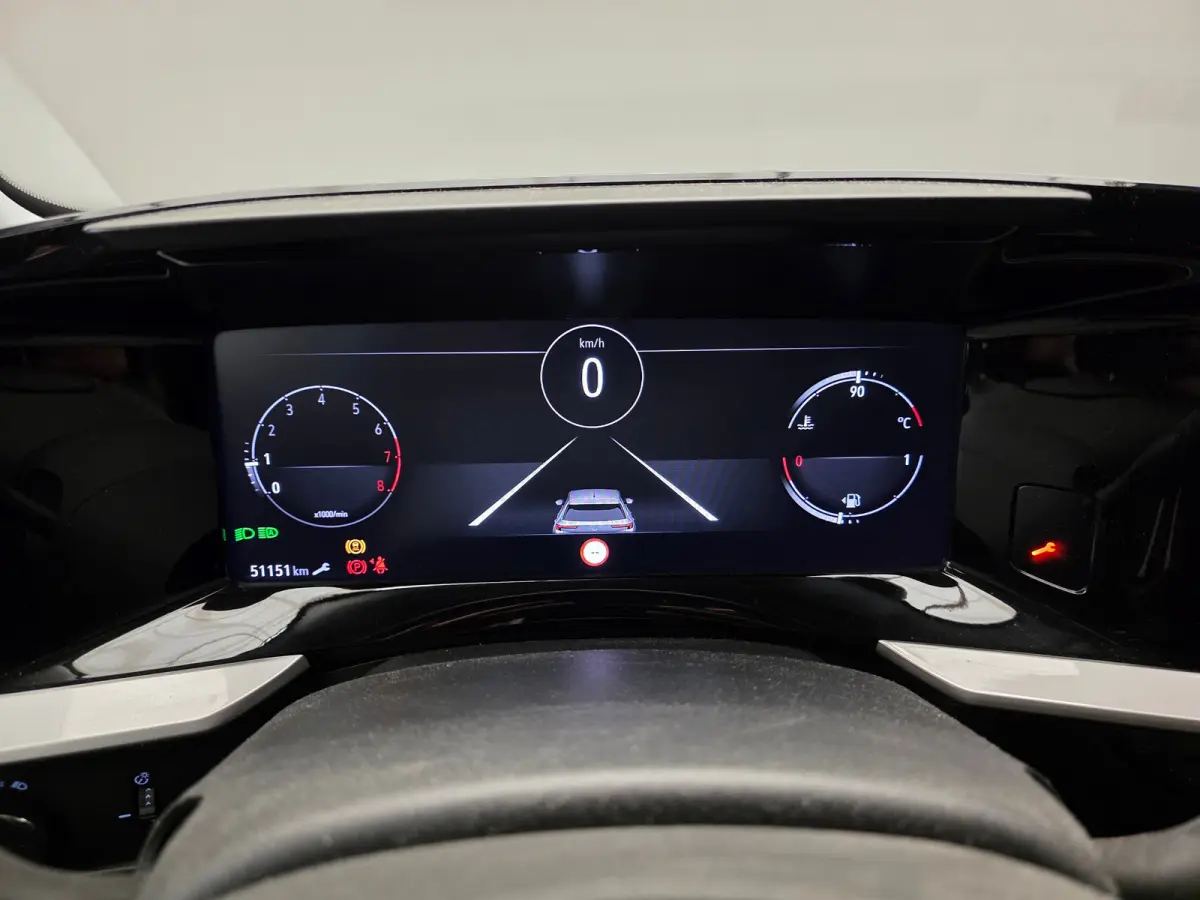 1.2 Turbo Ultimate Alcantara | Stuur & Stoelverwarming | Camera | 18" Lichtmetaal | Carplay | Climate | Cruise | LED | Achteruitrijcamera | Alcantara bekleding | Apple Carplay/Android Auto|t