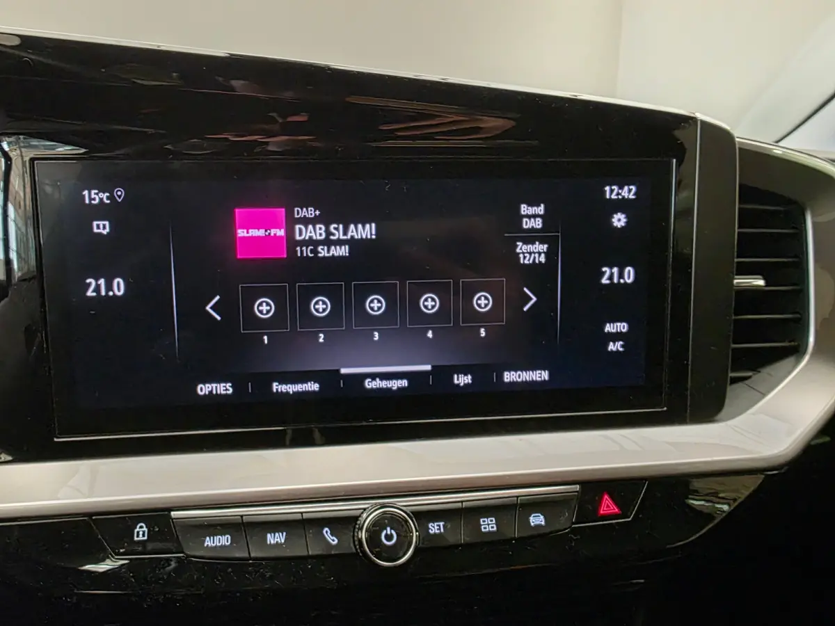 1.2 Turbo Ultimate Alcantara | Stuur & Stoelverwarming | Camera | 18" Lichtmetaal | Carplay | Climate | Cruise | LED | Achteruitrijcamera | Alcantara bekleding | Apple Carplay/Android Auto|t