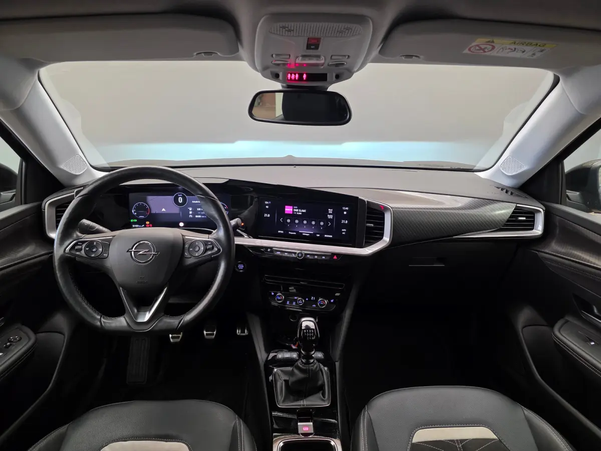 1.2 Turbo Ultimate Alcantara | Stuur & Stoelverwarming | Camera | 18" Lichtmetaal | Carplay | Climate | Cruise | LED | Achteruitrijcamera | Alcantara bekleding | Apple Carplay/Android Auto|t