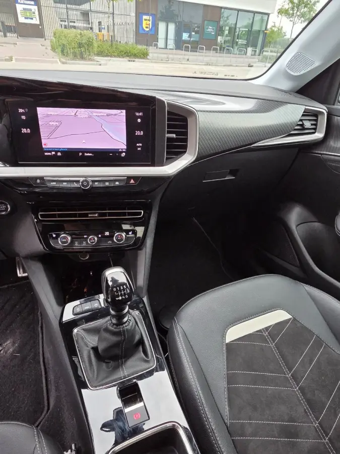1.2 Turbo Ultimate Alcantara | Stuur & Stoelverwarming | Camera | 18" Lichtmetaal | Carplay | Climate | Cruise | LED | Achteruitrijcamera | Alcantara bekleding | Apple Carplay/Android Auto|t