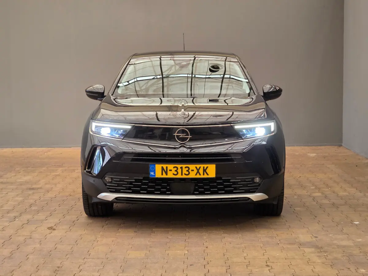1.2 Turbo Ultimate Alcantara | Stuur & Stoelverwarming | Camera | 18" Lichtmetaal | Carplay | Climate | Cruise | LED | Achteruitrijcamera | Alcantara bekleding | Apple Carplay/Android Auto|t