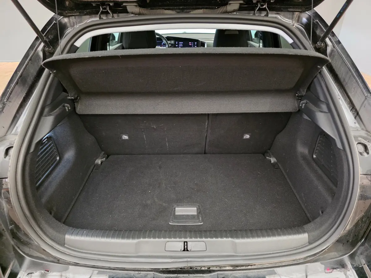 1.2 Turbo Ultimate Alcantara | Stuur & Stoelverwarming | Camera | 18" Lichtmetaal | Carplay | Climate | Cruise | LED | Achteruitrijcamera | Alcantara bekleding | Apple Carplay/Android Auto|t