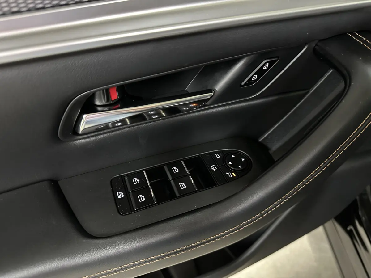 2.5 e-SkyActiv PHEV Exclusive-Line 327pk | Convenience & Sound Pack | Driver Assistance Pack