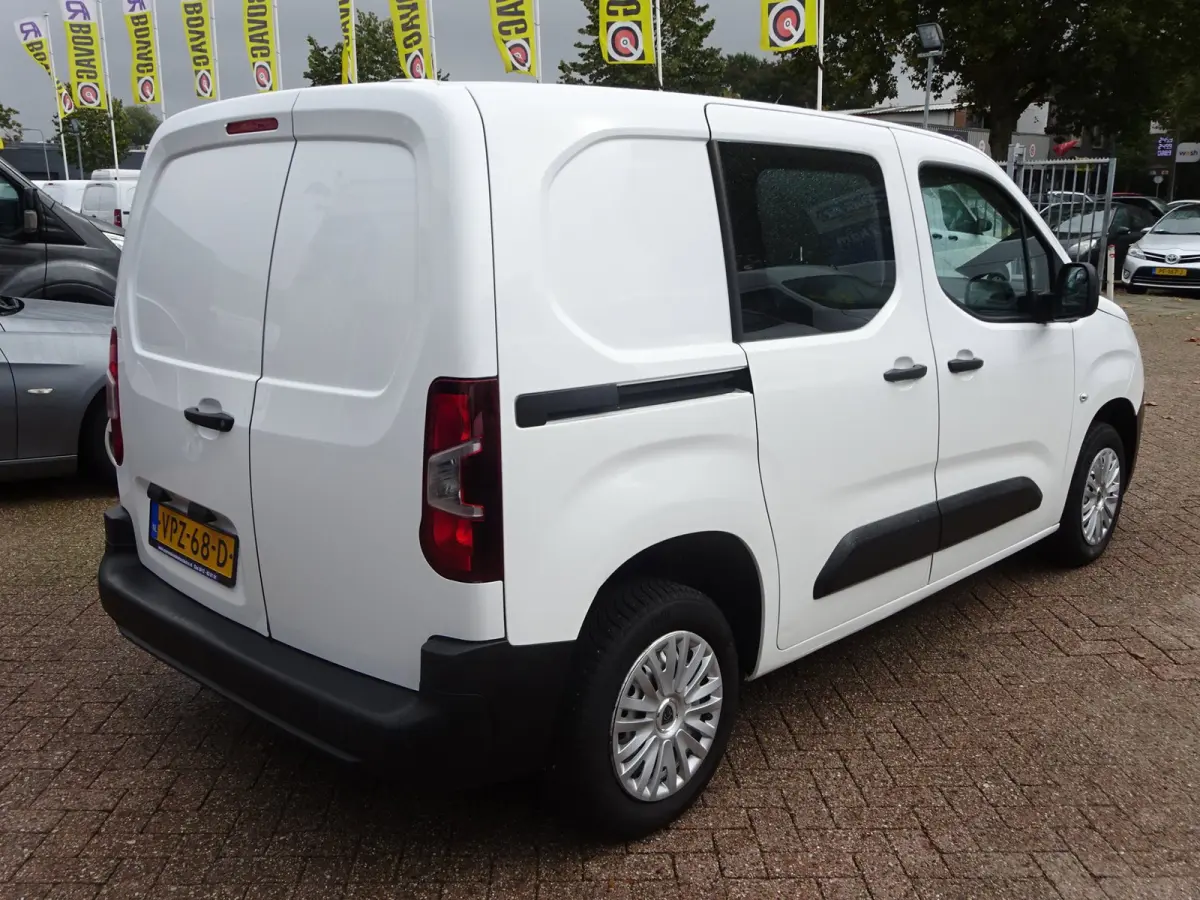 1.2 PureTech Pro BENZINE AIRCO NAVI CRUISE CONTROL PDC SCHUIFDEUR