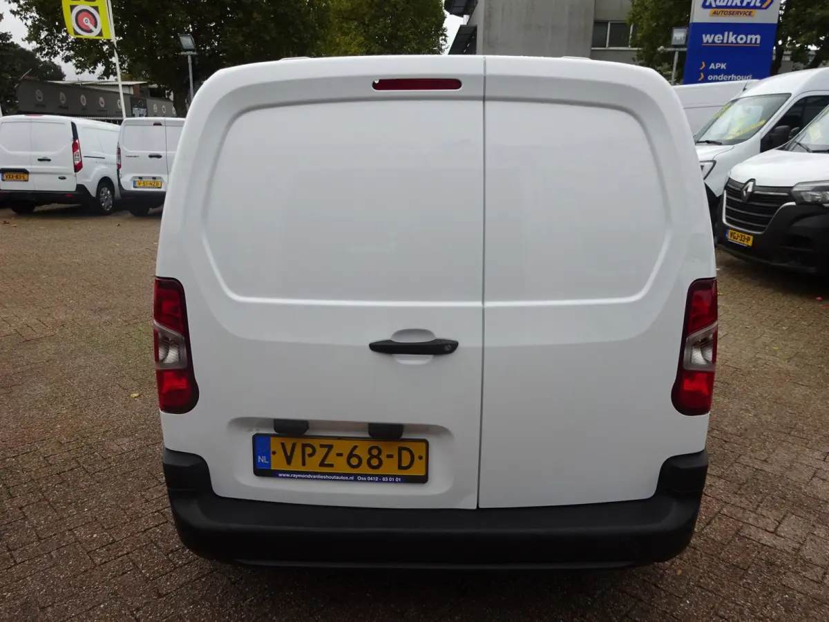 1.2 PureTech Pro BENZINE AIRCO NAVI CRUISE CONTROL PDC SCHUIFDEUR