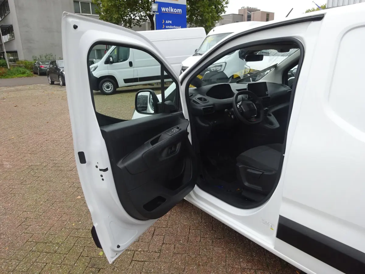 1.2 PureTech Pro BENZINE AIRCO NAVI CRUISE CONTROL PDC SCHUIFDEUR