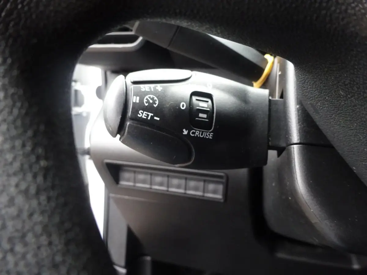 1.2 PureTech Pro BENZINE AIRCO NAVI CRUISE CONTROL PDC SCHUIFDEUR