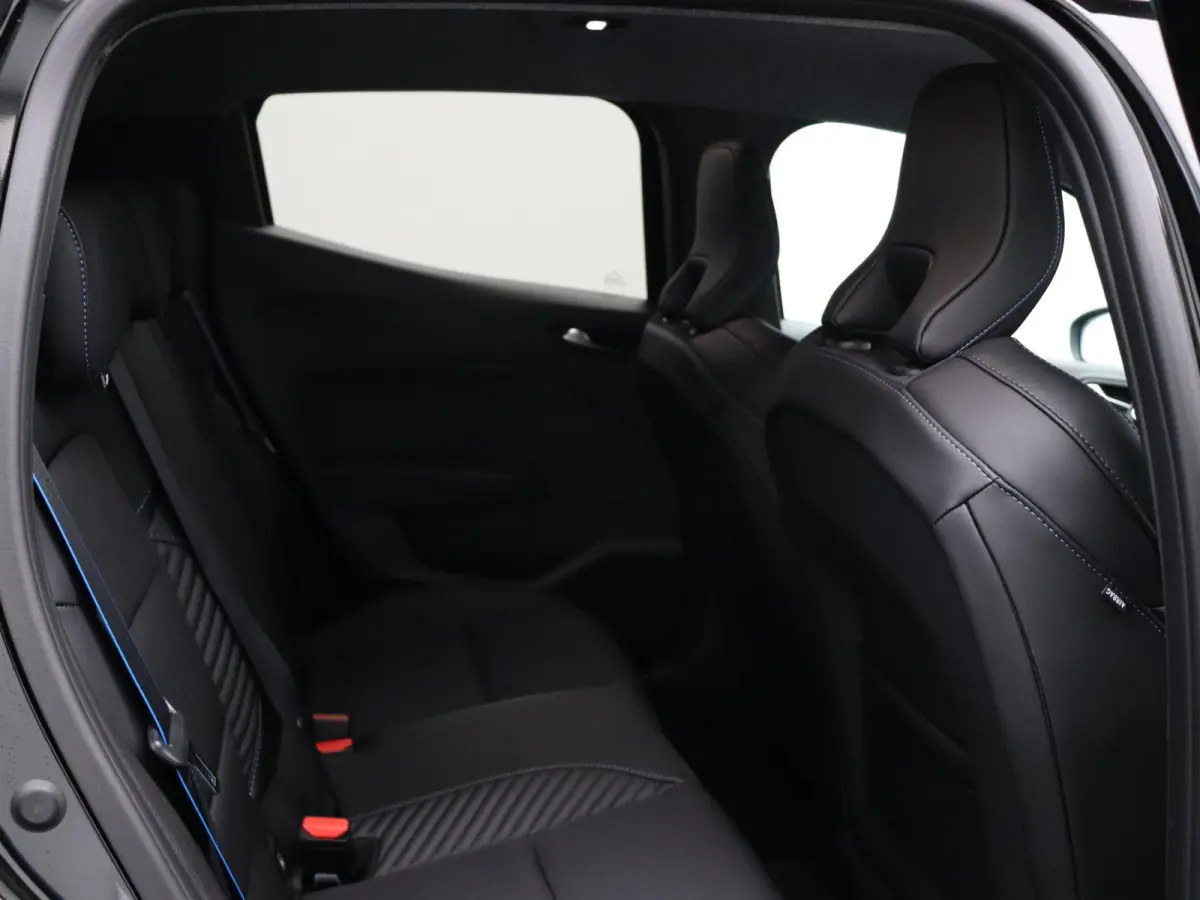 E-Tech Full Hybrid 145pk esprit Alpine | Stoel- en stuurwielverwarming | 360 graden camera | 17" lichmetalen velgen | Adaptive Cruise control |