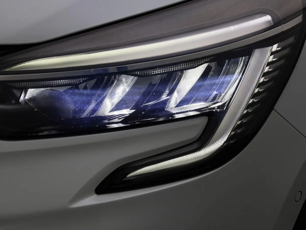 1.0 TCe R.S. Line | Apple Carplay / Android Auto | 360 Camera | Stoelverwarming | Lichtmetalen Velgen |