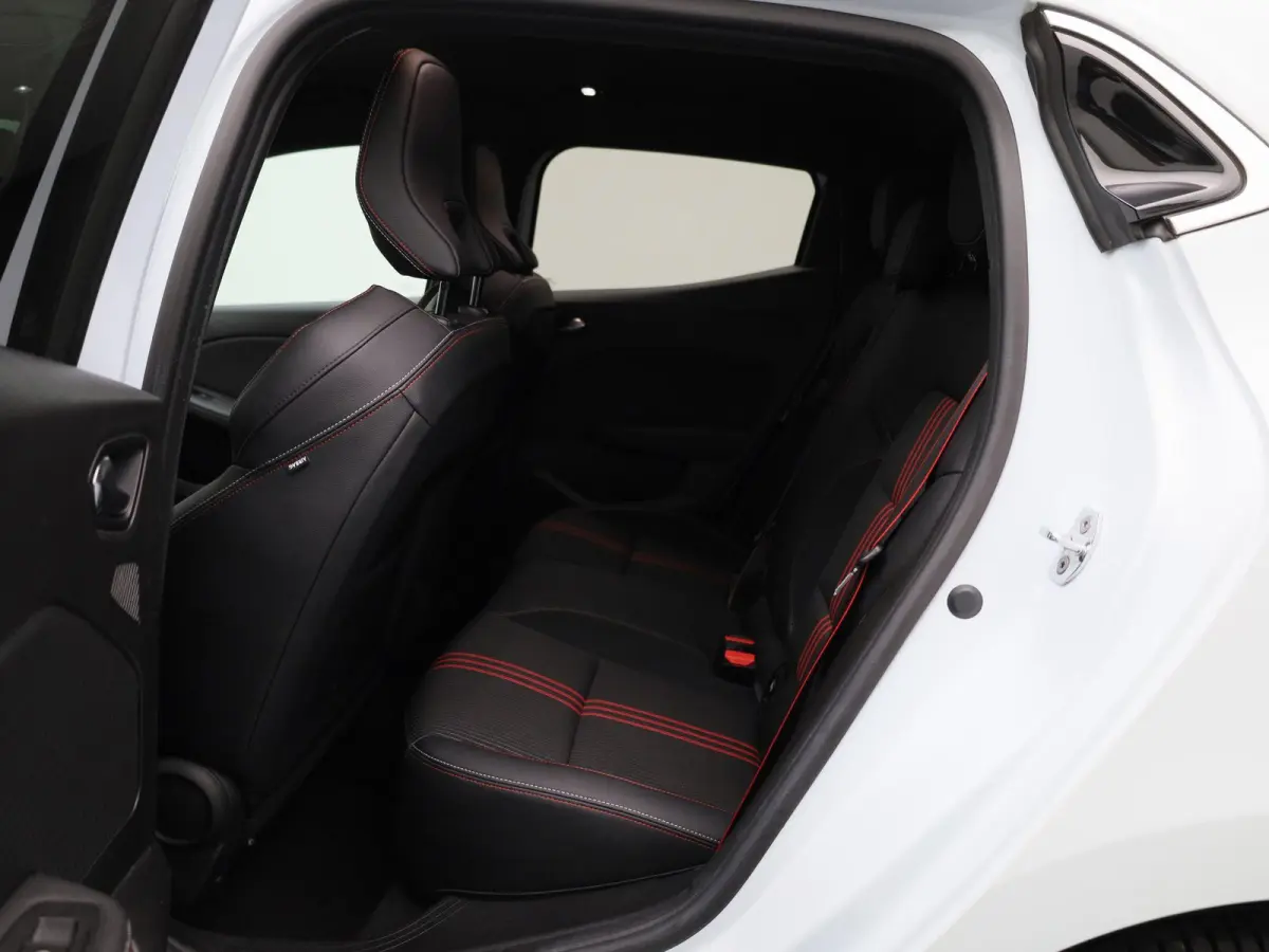 1.0 TCe R.S. Line | Apple Carplay / Android Auto | 360 Camera | Stoelverwarming | Lichtmetalen Velgen |