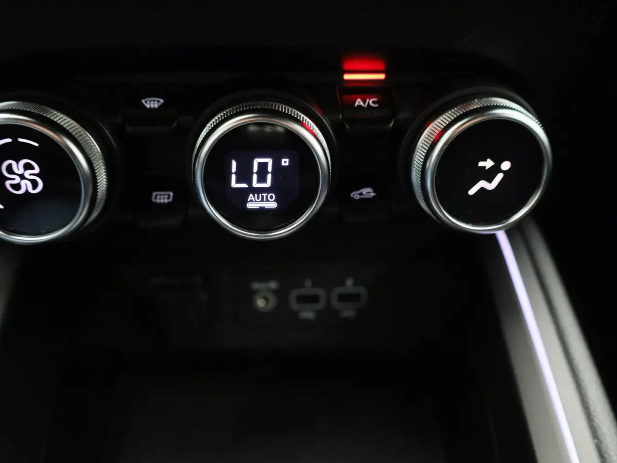 1.0 TCe R.S. Line | Apple Carplay / Android Auto | 360 Camera | Stoelverwarming | Lichtmetalen Velgen |