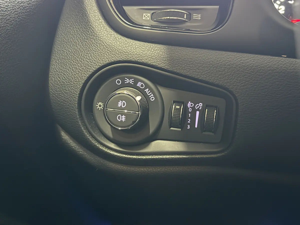 1.0T Limited | Night Eagle | Apple Carplay | Keyless