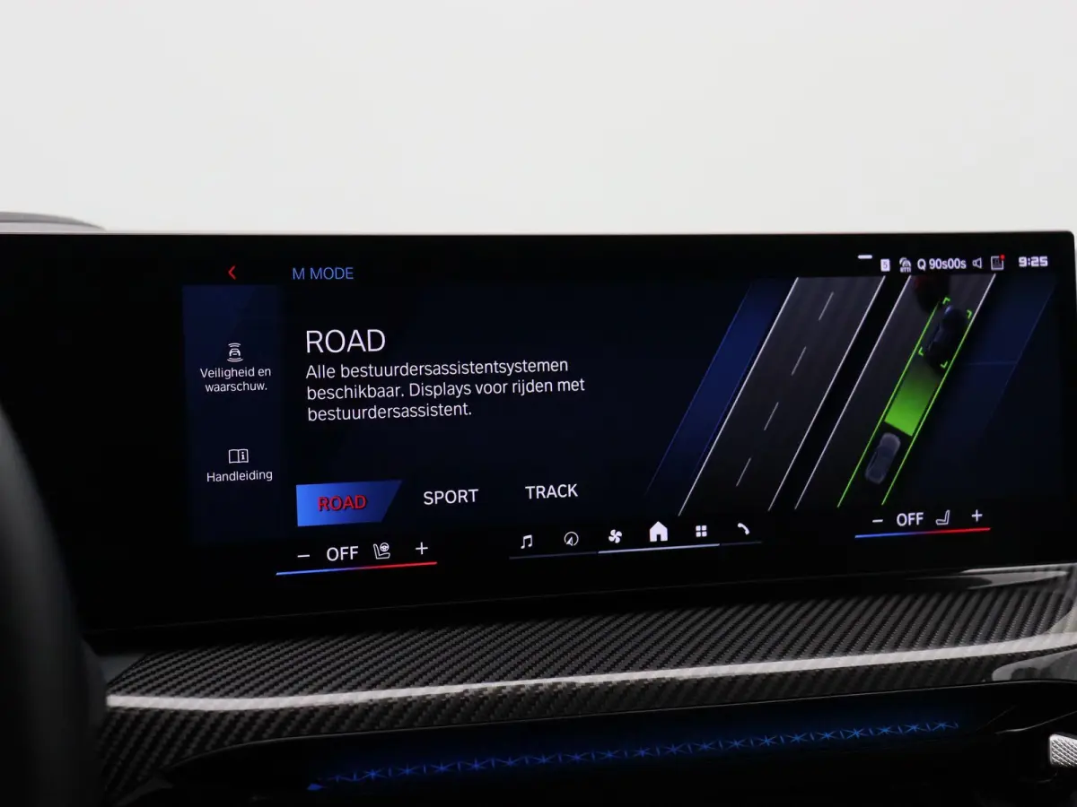 M3 xDrive Competition | Innovation Pack | Stuurwielrand verwarmd | M Carbon-keramische remmen | Stoelventilatie | Driving Assistant Professional | Harman Kardon