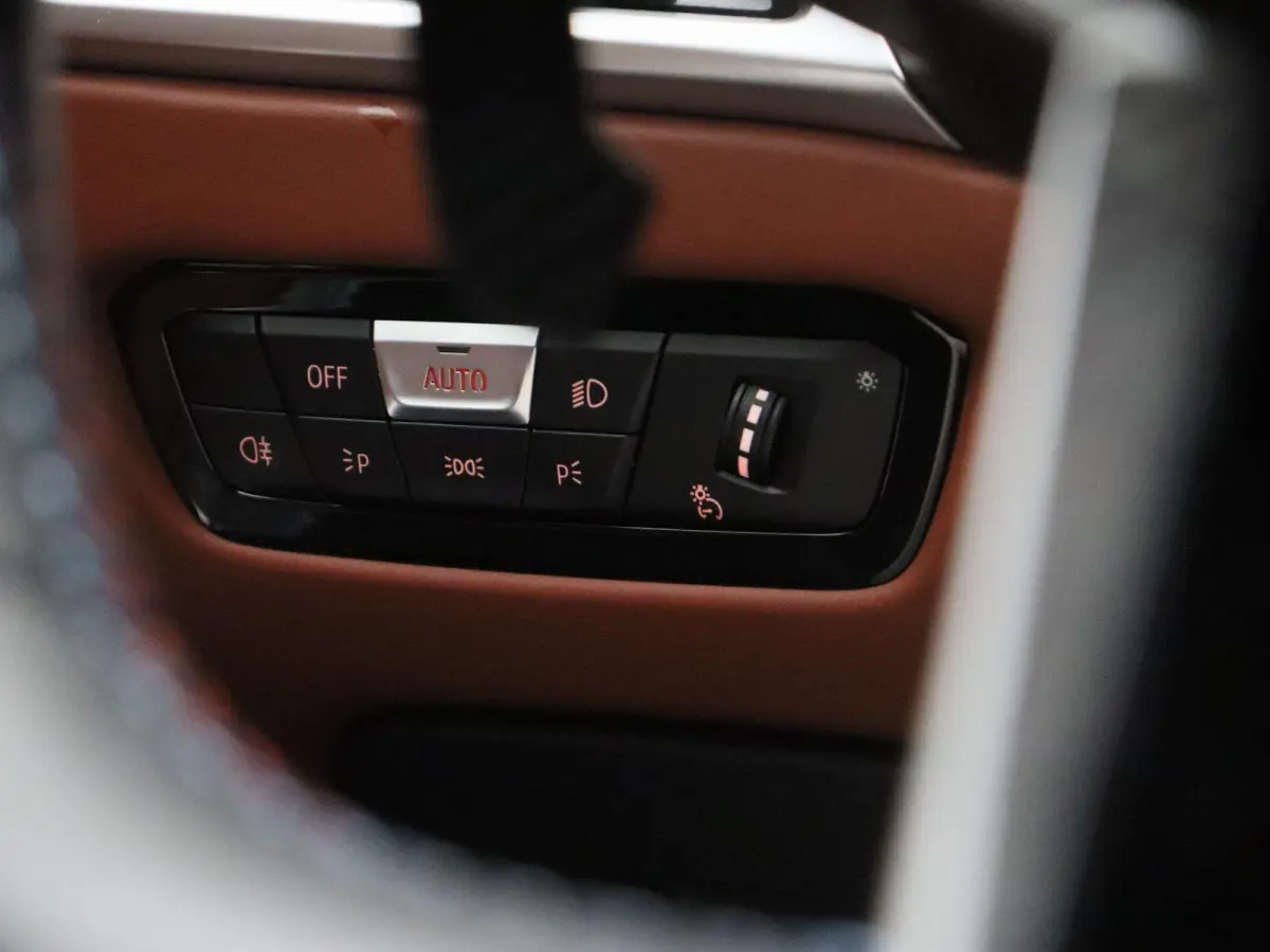 M3 xDrive Competition | Innovation Pack | Stuurwielrand verwarmd | M Carbon-keramische remmen | Stoelventilatie | Driving Assistant Professional | Harman Kardon
