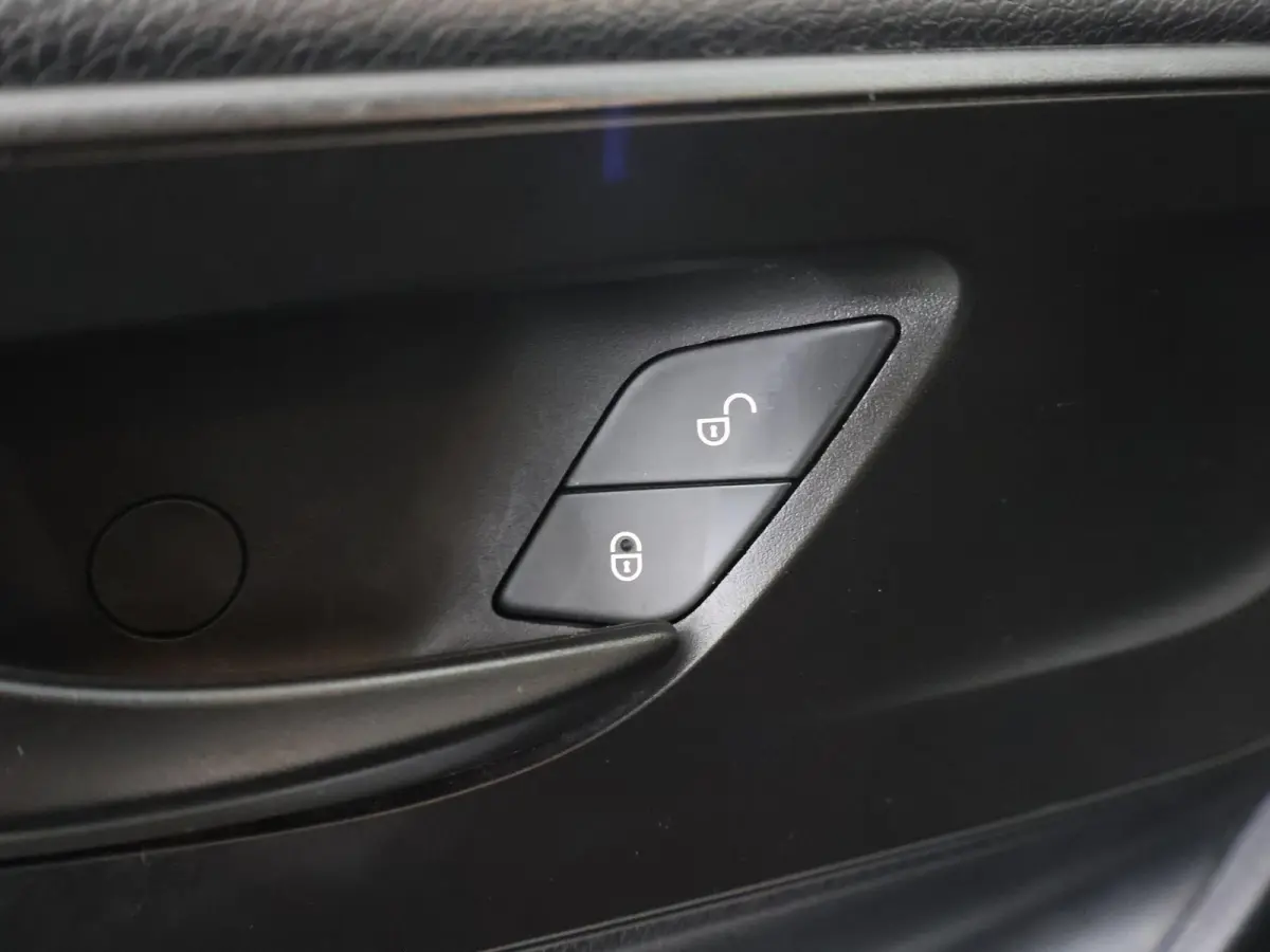 317 CDI | AUT. | L3 H2 | PARKEERCAMERA | AIRCO | 3-ZITS | NAVIGATIE | CERTIFIED