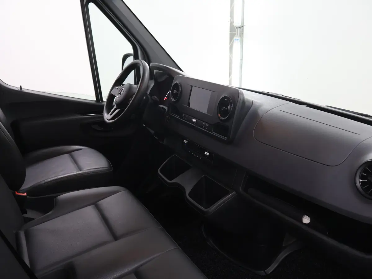 317 CDI | AUT. | L3 H2 | PARKEERCAMERA | AIRCO | 3-ZITS | NAVIGATIE | CERTIFIED