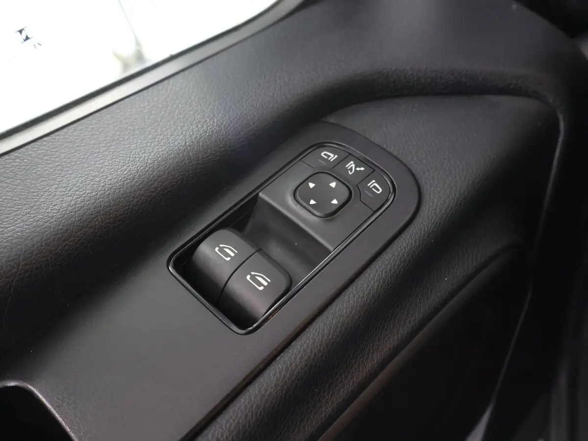 317 CDI | AUT. | L3 H2 | PARKEERCAMERA | AIRCO | 3-ZITS | NAVIGATIE | CERTIFIED