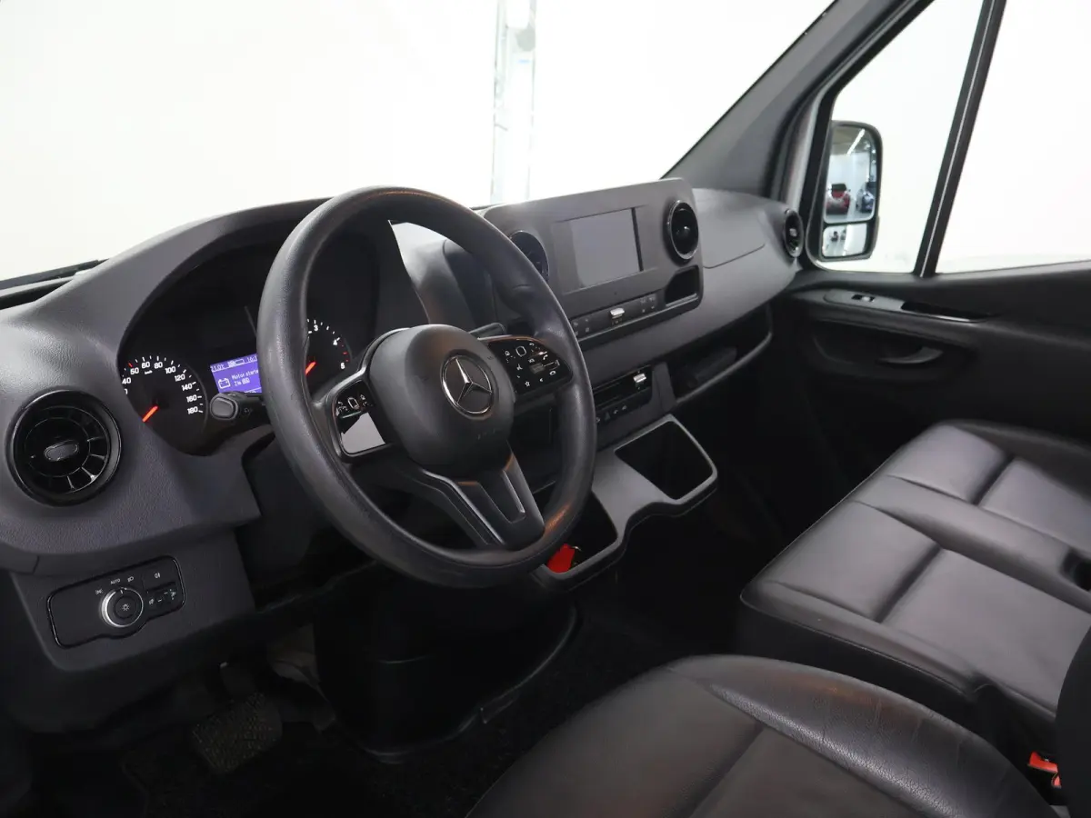 317 CDI | AUT. | L3 H2 | PARKEERCAMERA | AIRCO | 3-ZITS | NAVIGATIE | CERTIFIED