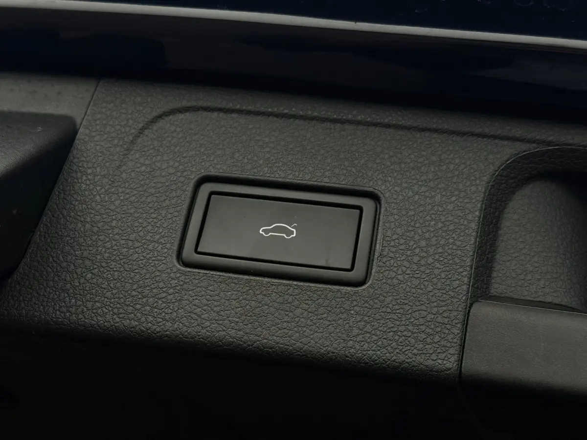 1.4 TSI PHEV GTE | Trekhaak | IQ Light | Massage | Travel Assist | Dodehoek | Dealer onderhouden