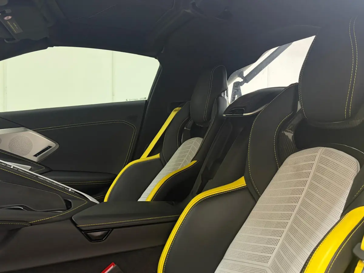 USA C8 .R 6.2L V8 Limited Edition nr. 711 van 1000