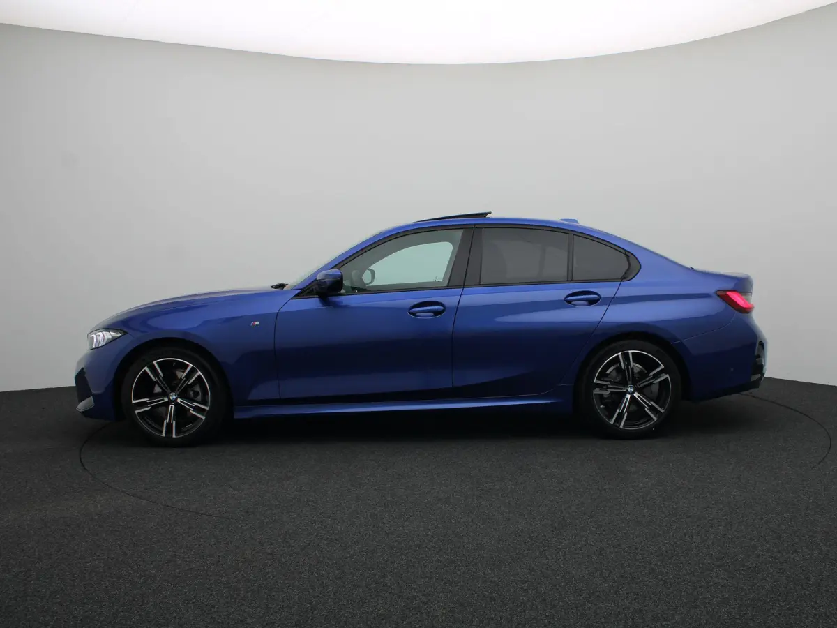 320i M Sportpakket | Comfort Pack | Trekhaak | Schuifdak | DAB | HiFi | 18''