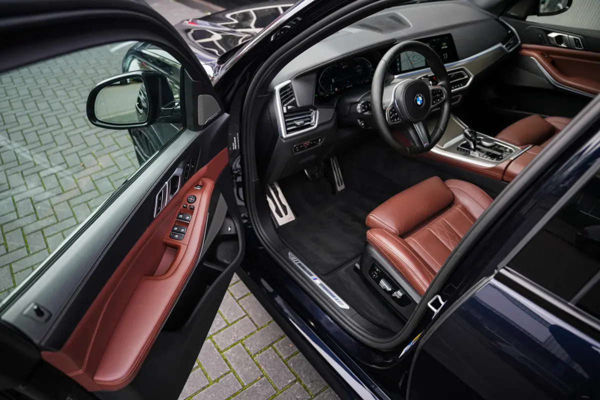 xDrive45e 395 pk High Executive M-Sportpakket/ Pano-Dak/ Harman&Kardon/ Nachtzicht/ Sport-Stoelen/ Stoel.Verw+Koeling/ Laser/ Head-Up/ 360-Camera/ Massage/ Adap.Cruise/ 22'' LMV