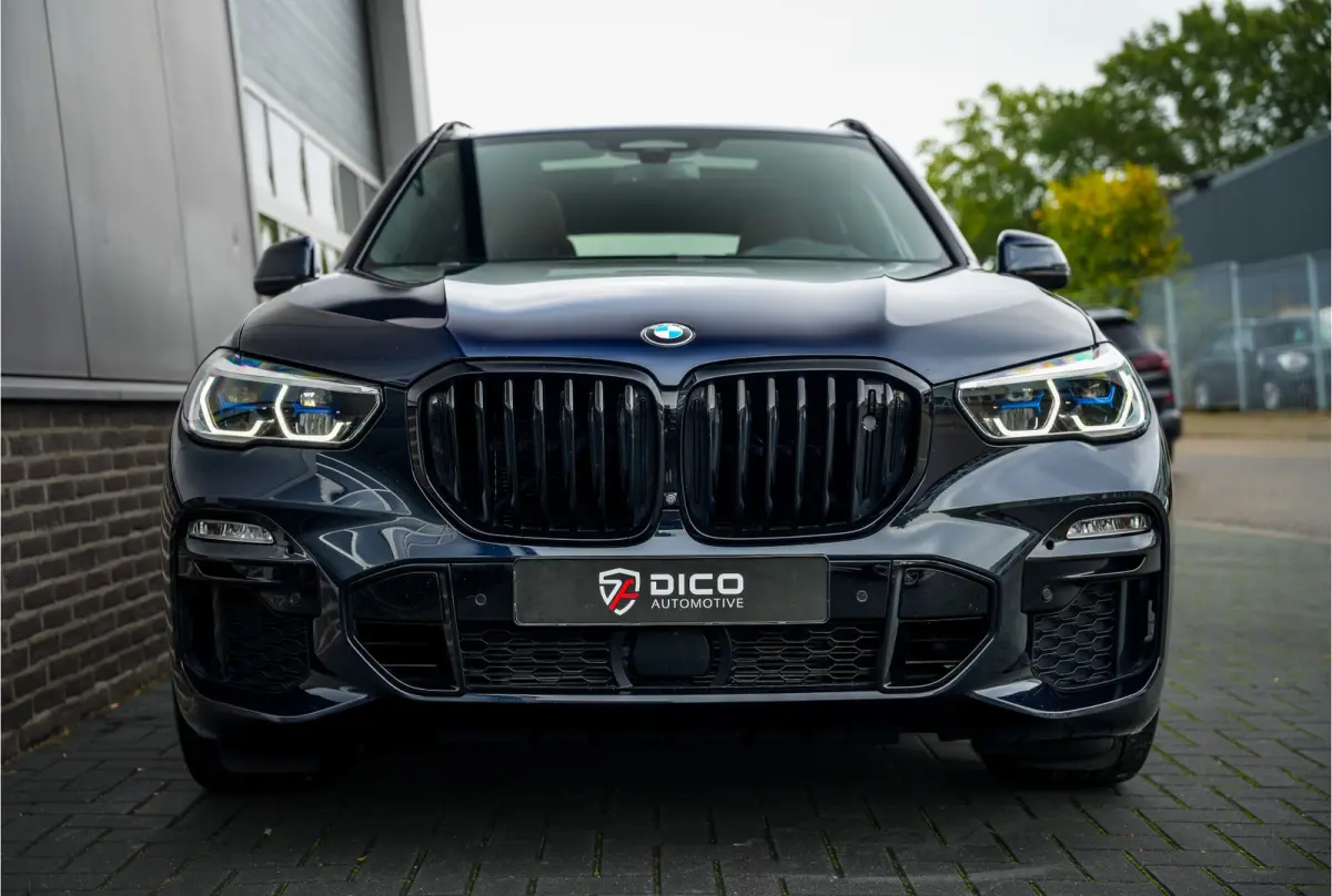 xDrive45e 395 pk High Executive M-Sportpakket/ Pano-Dak/ Harman&Kardon/ Nachtzicht/ Sport-Stoelen/ Stoel.Verw+Koeling/ Laser/ Head-Up/ 360-Camera/ Massage/ Adap.Cruise/ 22'' LMV