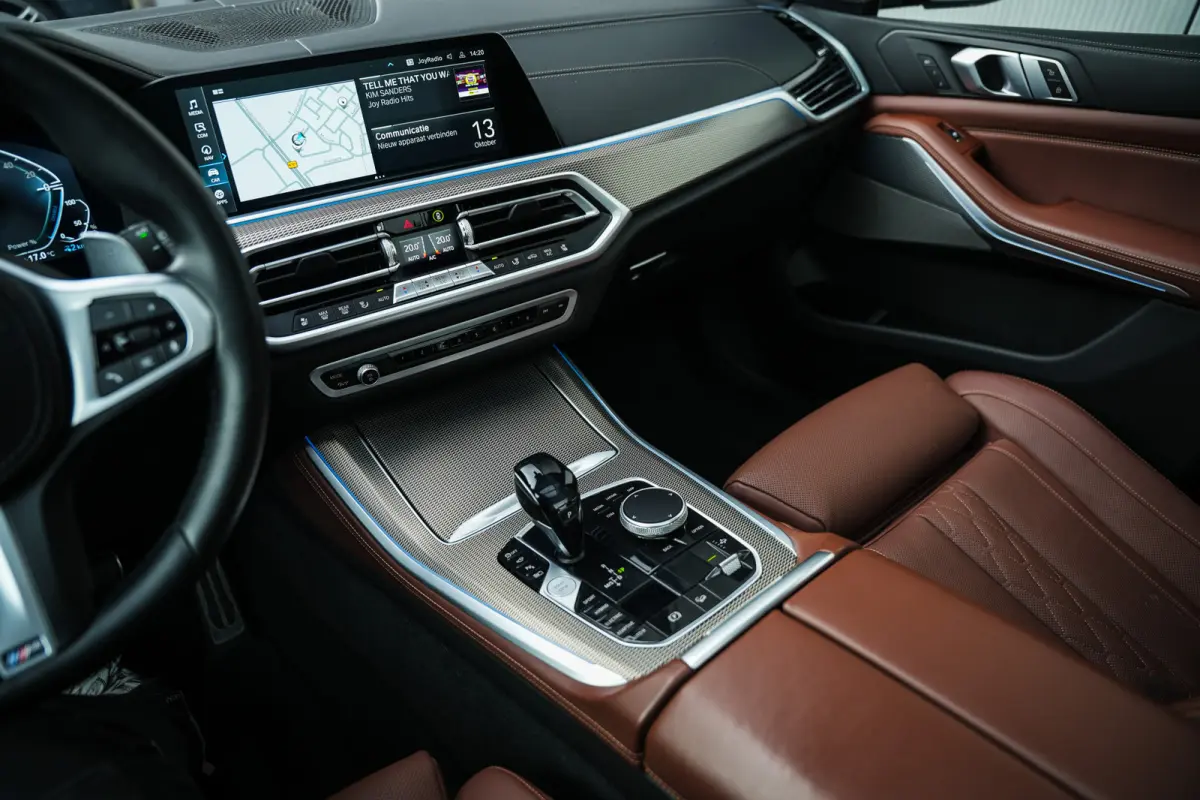 xDrive45e 395 pk High Executive M-Sportpakket/ Pano-Dak/ Harman&Kardon/ Nachtzicht/ Sport-Stoelen/ Stoel.Verw+Koeling/ Laser/ Head-Up/ 360-Camera/ Massage/ Adap.Cruise/ 22'' LMV