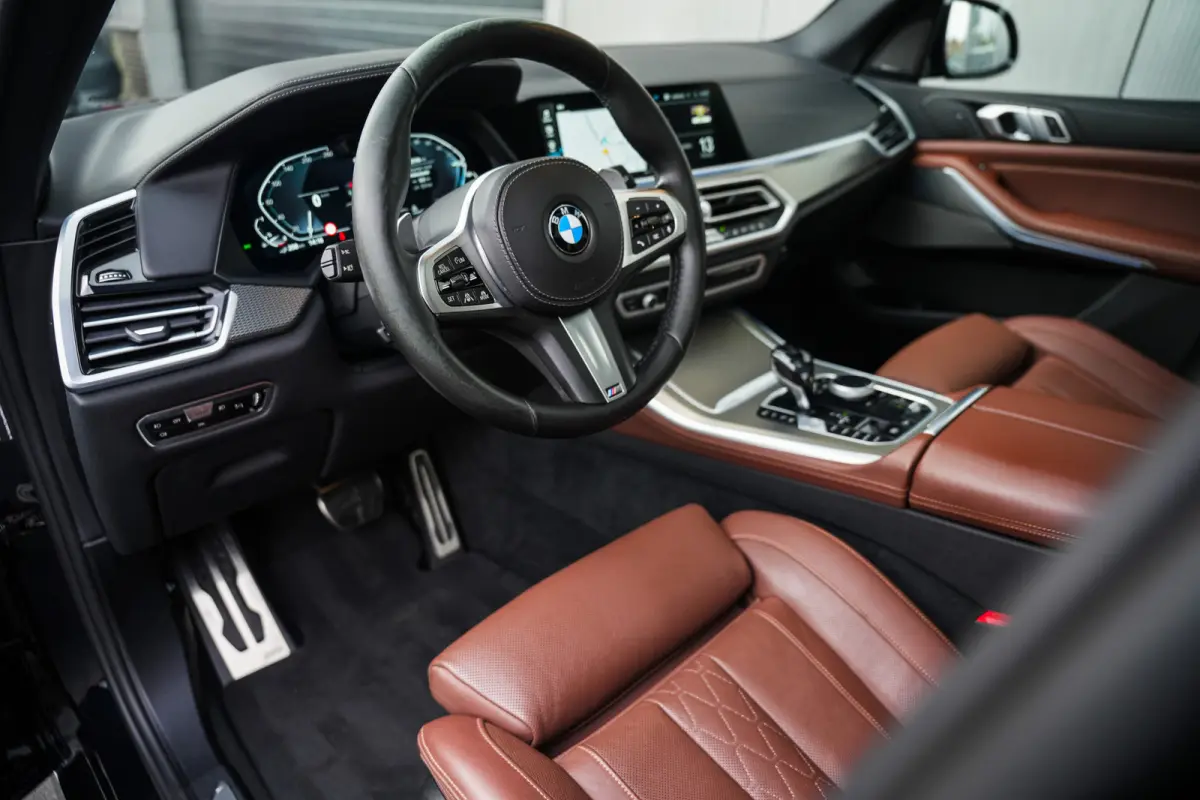 xDrive45e 395 pk High Executive M-Sportpakket/ Pano-Dak/ Harman&Kardon/ Nachtzicht/ Sport-Stoelen/ Stoel.Verw+Koeling/ Laser/ Head-Up/ 360-Camera/ Massage/ Adap.Cruise/ 22'' LMV