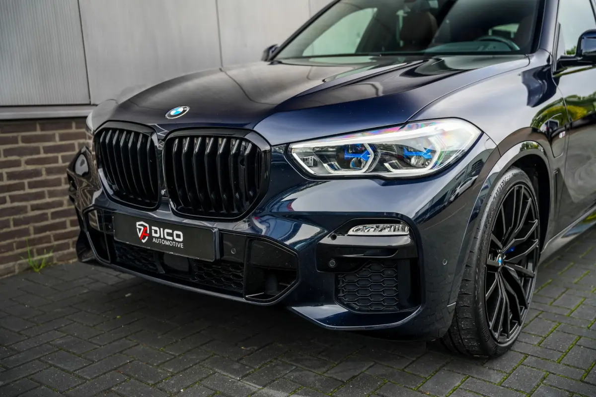 xDrive45e 395 pk High Executive M-Sportpakket/ Pano-Dak/ Harman&Kardon/ Nachtzicht/ Sport-Stoelen/ Stoel.Verw+Koeling/ Laser/ Head-Up/ 360-Camera/ Massage/ Adap.Cruise/ 22'' LMV