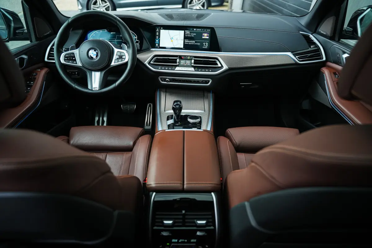 xDrive45e 395 pk High Executive M-Sportpakket/ Pano-Dak/ Harman&Kardon/ Nachtzicht/ Sport-Stoelen/ Stoel.Verw+Koeling/ Laser/ Head-Up/ 360-Camera/ Massage/ Adap.Cruise/ 22'' LMV