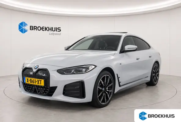 eDRIVE40 84KWH 340PK HIGH EXECUTIVE M-SPORT SOH 92,34% / NAVI / FULL-LED / CAMERA / 19" LMV / ELEKTR. TREKHAAK / KEYLESS / HUD / HARMAN KARDON / SCHUIF-KANTELDAK / ORG. NL . / 1E EIGENAAR !!