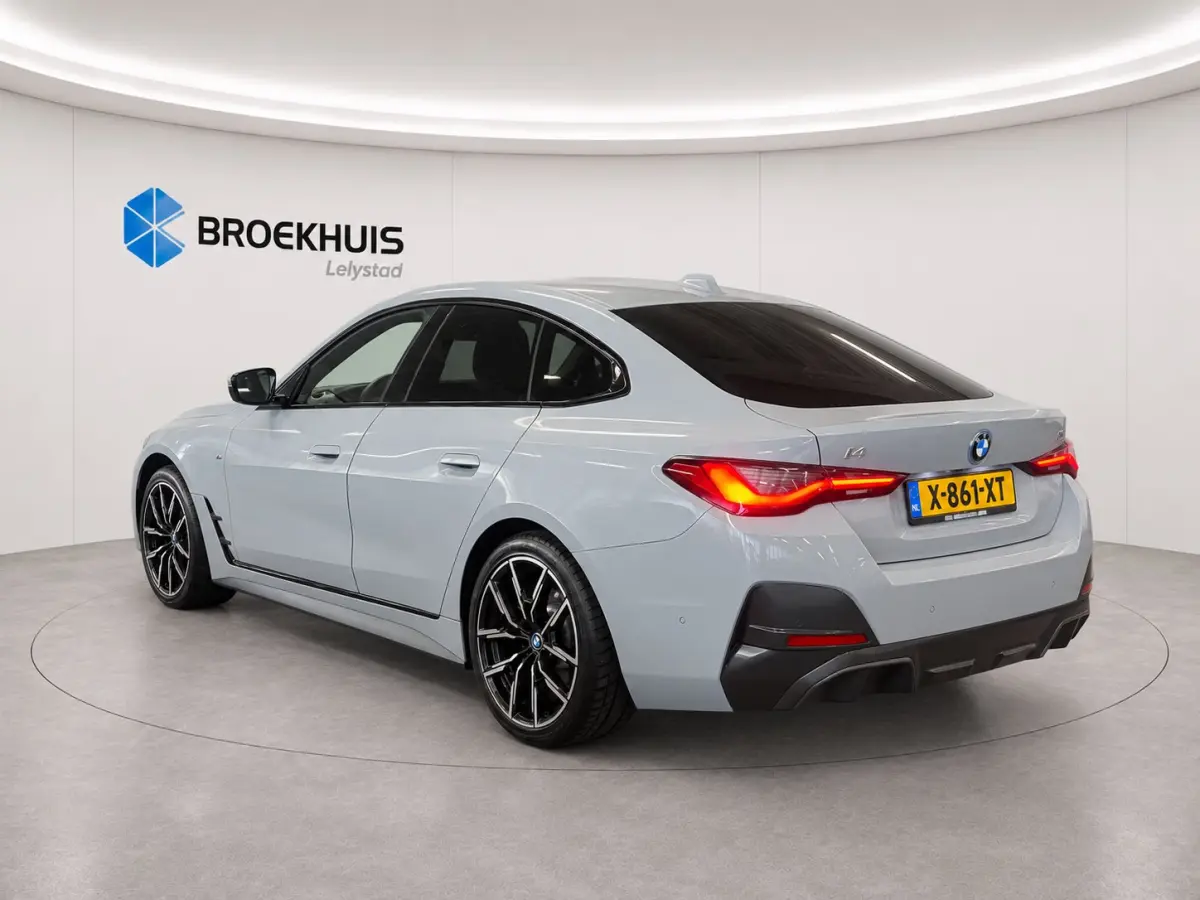 eDRIVE40 84KWH 340PK HIGH EXECUTIVE M-SPORT SOH 92,34% / NAVI / FULL-LED / CAMERA / 19" LMV / ELEKTR. TREKHAAK / KEYLESS / HUD / HARMAN KARDON / SCHUIF-KANTELDAK / ORG. NL . / 1E EIGENAAR !!