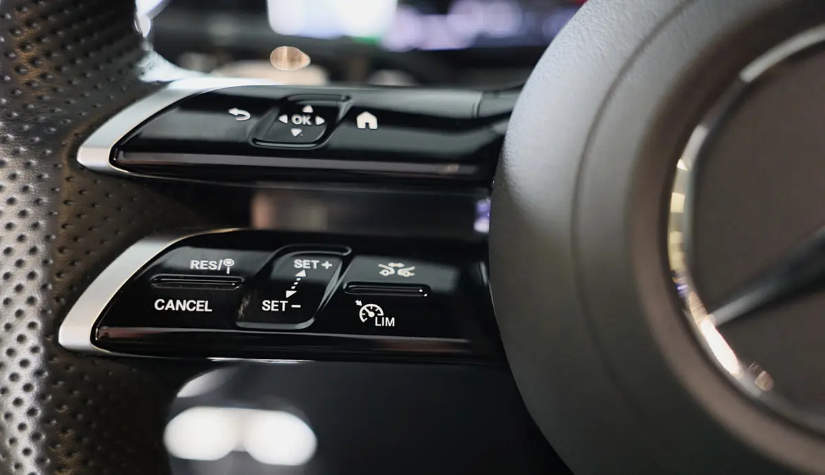 300 e AMG Line / Massage / Head Up / 360 Camera / Acc / BURMESTER / Elek Stoelen / Memory / Open Pano / 19