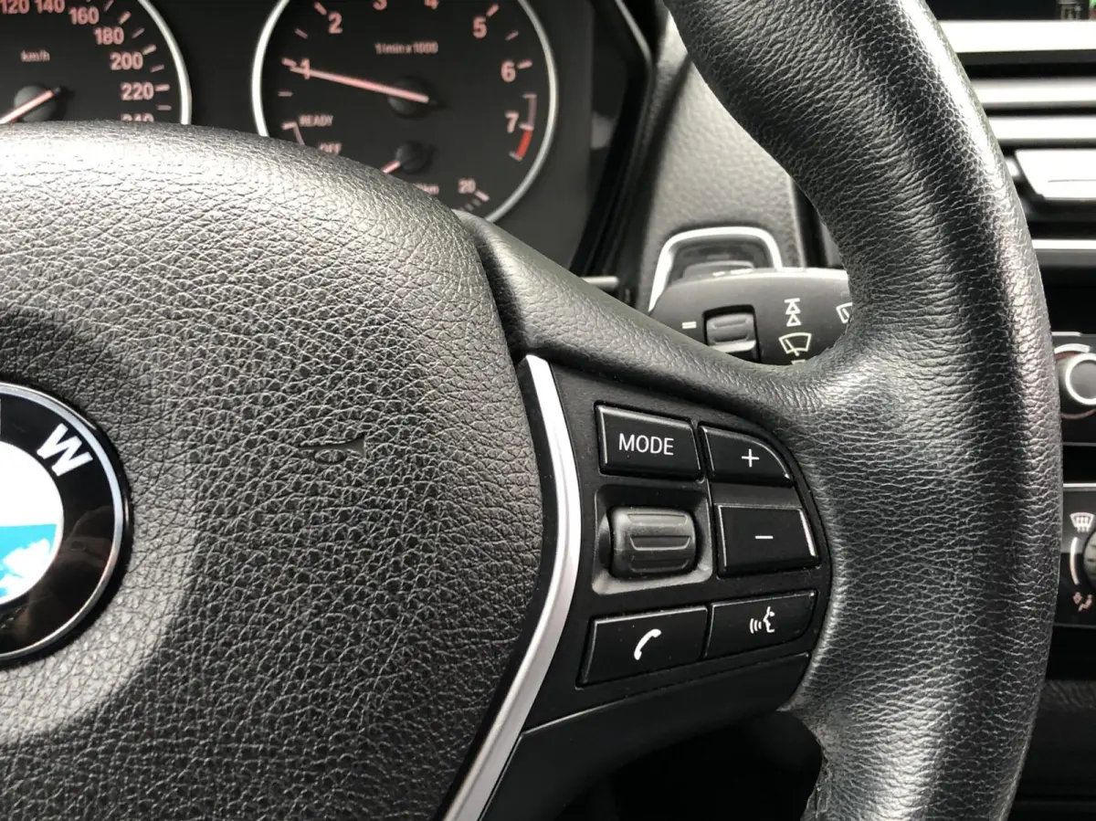 116i Centennial Executive, FACELIFT, HARMAN/KARDON, NAVIGATIE, CRUISE CONTROL, CLIMATE CONTROL, LICHTMETAAL 16"