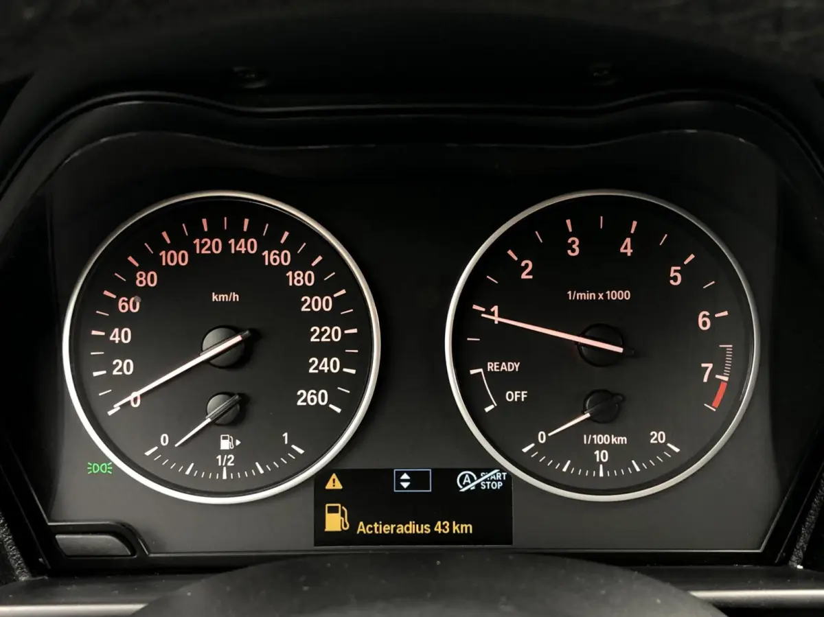 116i Centennial Executive, FACELIFT, HARMAN/KARDON, NAVIGATIE, CRUISE CONTROL, CLIMATE CONTROL, LICHTMETAAL 16"