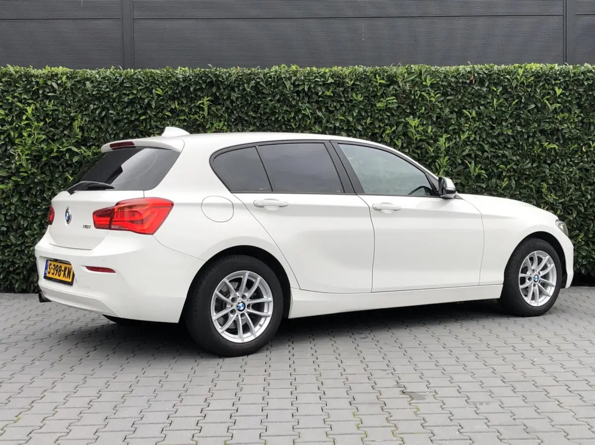 116i Centennial Executive, FACELIFT, HARMAN/KARDON, NAVIGATIE, CRUISE CONTROL, CLIMATE CONTROL, LICHTMETAAL 16"